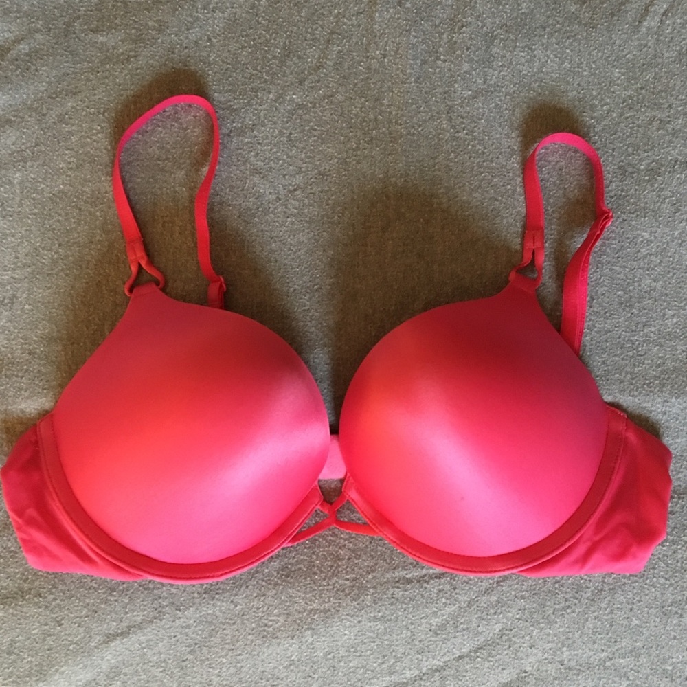 Victoria’s Secret Miraculous Plunge Bra 36B